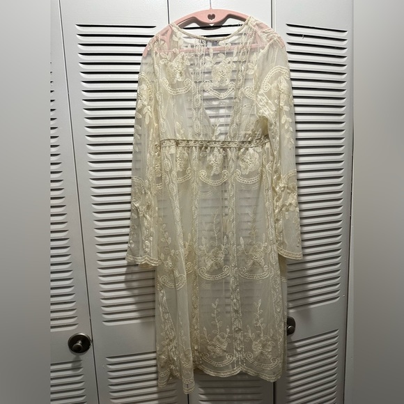 Story On Lace Overlay Jacket with front tie - Picture 4 of 9